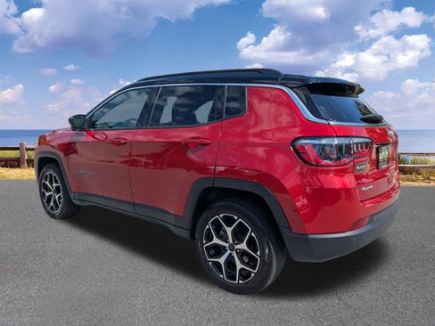 Certified 2025 Jeep Compass Limited AWD/4WD image 6