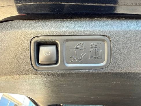 Used 2021 Ford Expedition XLT AWD/4WD image 7