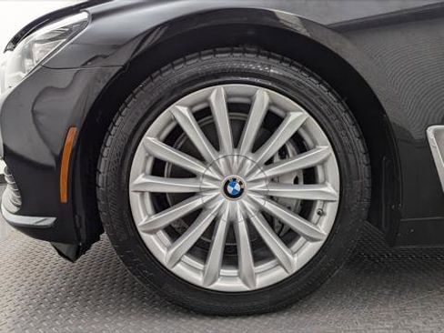 Used 2018 BMW 740i xDrive image 31