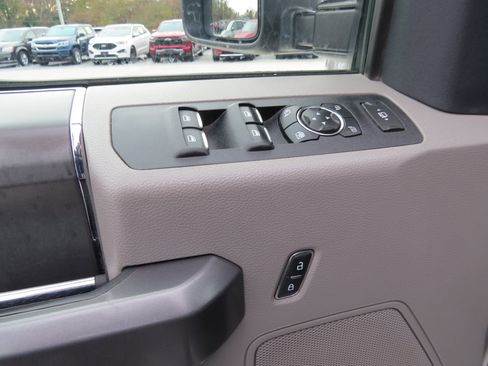 Used 2022 Ford F250 XLT w/ XLT Premium Package image 22