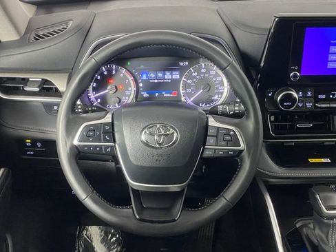 Certified 2024 Toyota Highlander XLE AWD/4WD image 21