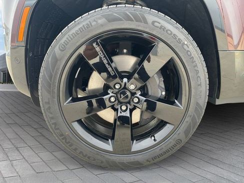New 2026 Land Rover Defender 130 X-Dynamic SE AWD/4WD image 9
