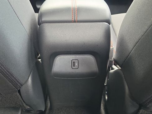Used 2025 Nissan Sentra SR FWD image 13