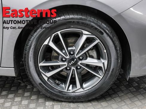 Used 2024 Kia Forte LXS image 29