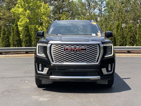 Used 2023 GMC Yukon XL Denali AWD/4WD image 12