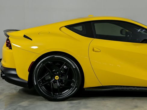 Used 2019 Ferrari 812 Superfast RWD image 13