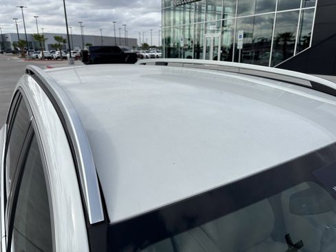 Used 2025 Mercedes-Benz GLB 250 4MATIC w/ Winter Package image 5