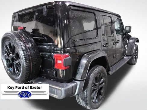Used 2023 Jeep Wrangler Unlimited Sahara w/ Cold Weather Group AWD/4WD image 13