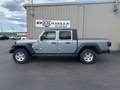 Used 2020 Jeep Gladiator Sport w/ Quick Order Package 24S AWD/4WD image 5
