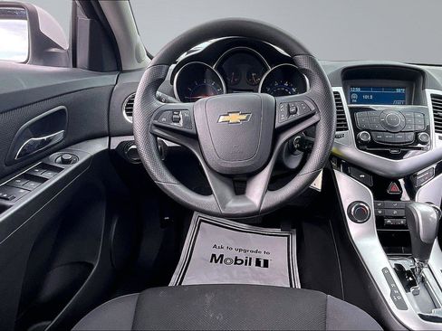 Used 2016 Chevrolet Cruze LT FWD image 6
