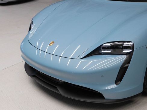 Certified 2022 Porsche Taycan 4S image 32