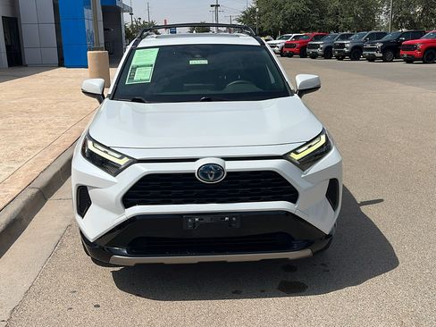Used 2023 Toyota RAV4 SE w/ Convenience Package AWD/4WD image 2