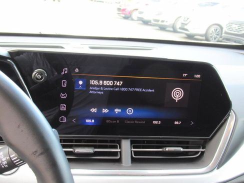 Used 2024 Chevrolet Trax LT w/ Driver Confidence Package image 22