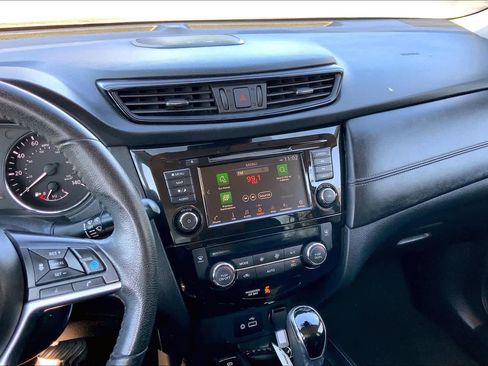 Used 2019 Nissan Rogue SL image 6