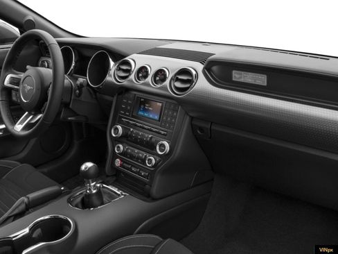 Used 2017 Ford Mustang GT RWD image 5