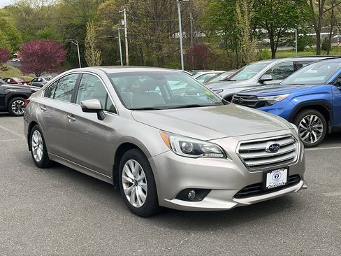 Used 2016 Subaru Legacy 2.5i Premium AWD/4WD image 3
