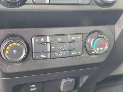 Used 2022 Ford F250 XL w/ Power Equipment Group AWD/4WD image 20