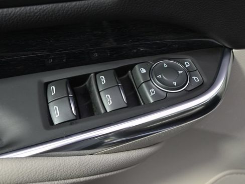 Used 2023 Cadillac XT4 Premium Luxury w/ Technology Package AWD/4WD image 23