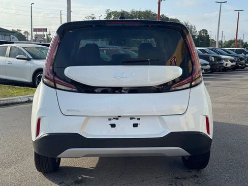 Certified 2025 Kia Soul LX w/ LX Technology Package FWD image 5