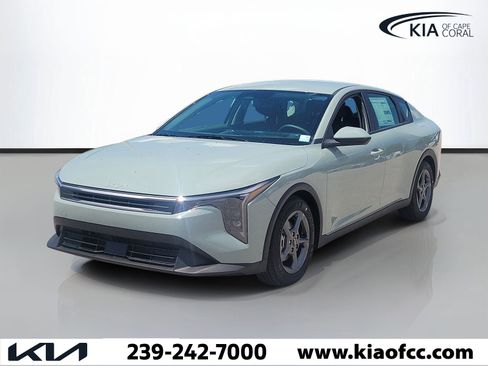 New 2026 Kia K4 FWD image 3