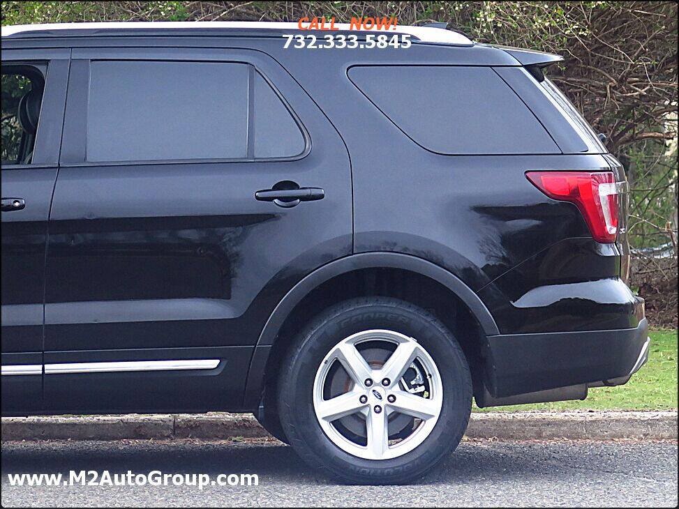 Used 2016 Ford Explorer XLT w/ Equipment Group 202A AWD/4WD image 21
