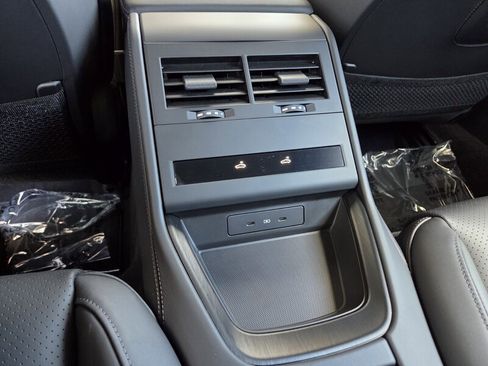 Used 2025 Porsche Panamera image 15