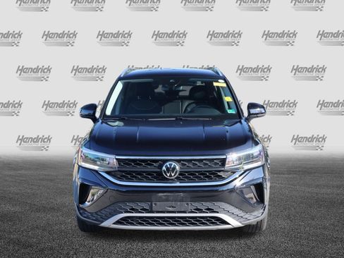 Used 2023 Volkswagen Taos SE w/ Black Wheel Package AWD/4WD image 3