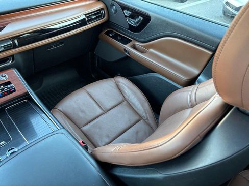 Used 2023 Lincoln Aviator Reserve w/ Equipment Group 201A image 15