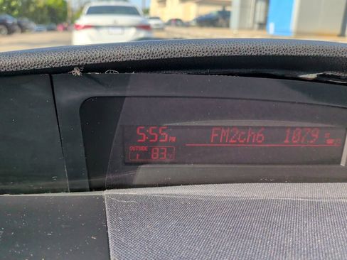 Used 2011 MAZDA MAZDA3 i Touring FWD image 11