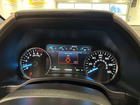Used 2018 Ford F150 Lariat w/ Equipment Group 502A Luxury AWD/4WD image 32