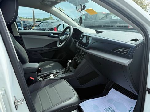 Used 2022 Volkswagen Taos SE AWD/4WD image 19