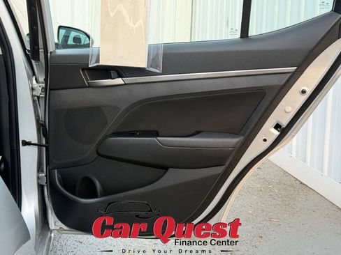 Used 2018 Hyundai Elantra SEL FWD image 16