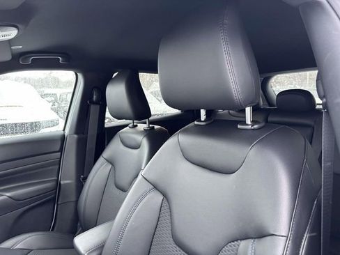 New 2026 Jeep Compass Latitude image 14