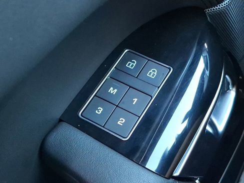 Used 2022 Land Rover Range Rover Sport SVR image 20