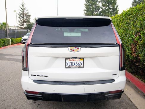 Used 2022 Cadillac Escalade ESV Premium Luxury Platinum w/ Heavy-Duty Trailer Package image 6