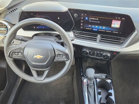 Used 2024 Chevrolet Trax LT image 27