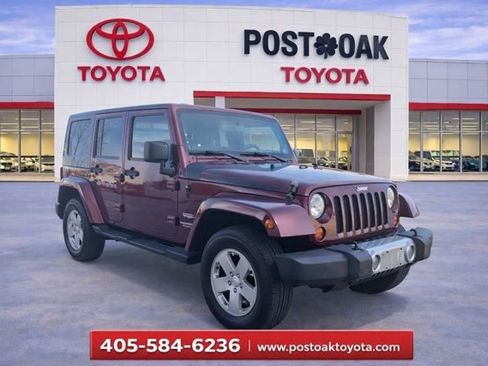 Used 2010 Jeep Wrangler Unlimited Sahara image 2