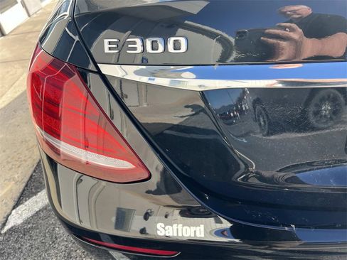 Used 2018 Mercedes-Benz E 300 4MATIC image 17