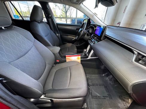 Certified 2024 Toyota Corolla Cross LE image 53