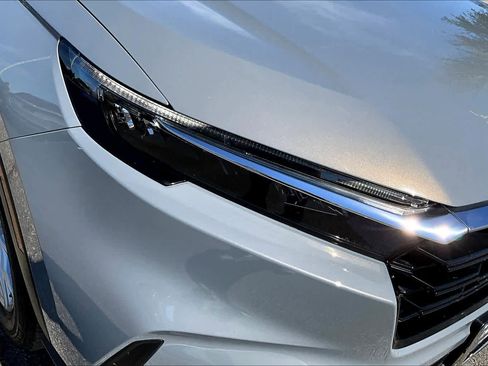 Used 2025 Honda CR-V EX image 28