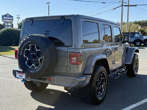 Used 2022 Jeep Wrangler Unlimited Sahara image 3