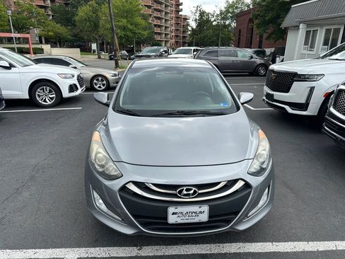 Used 2014 Hyundai Elantra GT FWD image 2