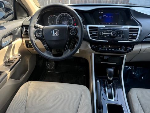 Used 2017 Honda Accord LX image 7