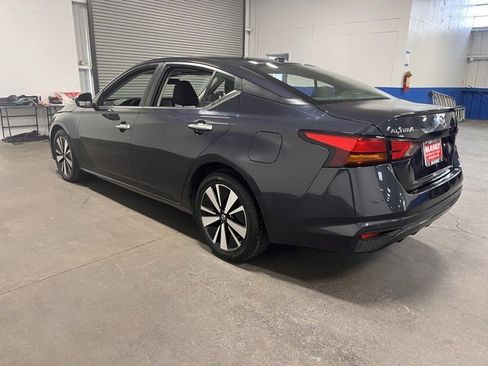 Used 2022 Nissan Altima 2.5 SV image 5