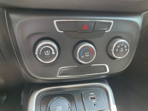 Used 2018 Jeep Compass Sport AWD/4WD image 33