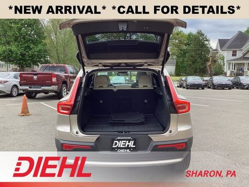 Used 2024 Volvo XC40 B5 Plus w/ Climate Package AWD/4WD image 11