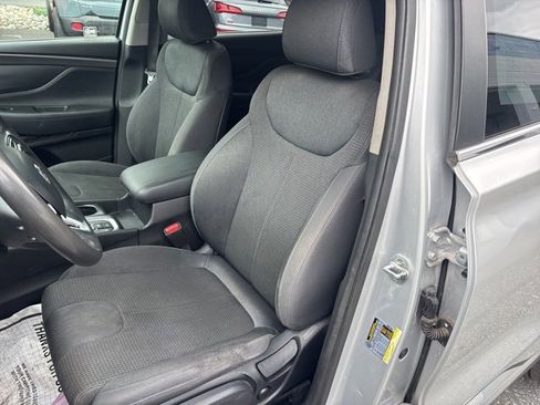 Used 2019 Hyundai Santa Fe SE image 10