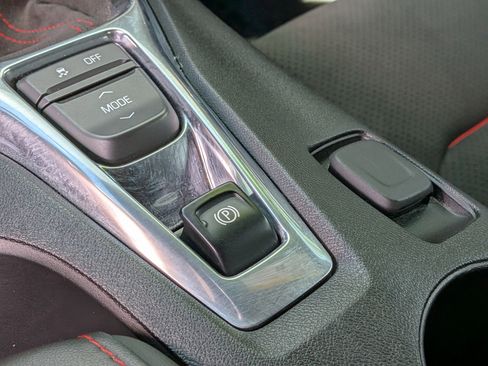 Used 2018 Chevrolet Camaro ZL1 RWD image 32