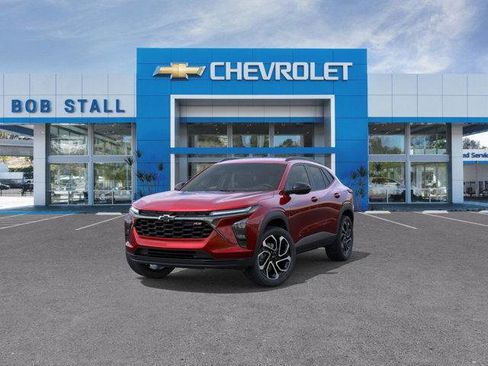 Used 2026 Chevrolet Trax RS FWD image 8