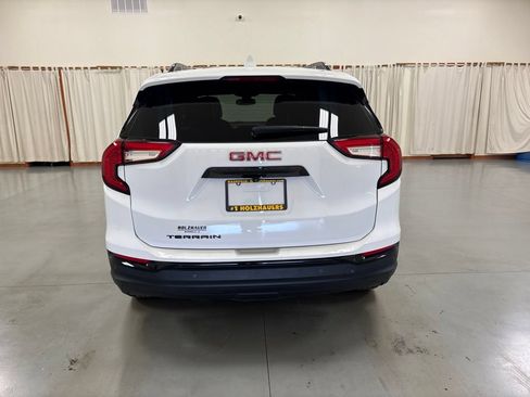 Used 2023 GMC Terrain SLT w/ Tech Package FWD image 7